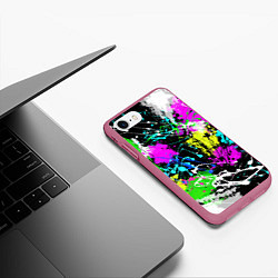 Чехол iPhone 7/8 матовый Разноцветные пятна краски на черном фоне, цвет: 3D-малиновый — фото 2