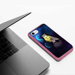 Чехол iPhone 7/8 матовый Сова с фонарем на фоне ночи, цвет: 3D-малиновый — фото 2