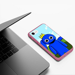 Чехол iPhone 7/8 матовый Blue: Rainbow Friends, цвет: 3D-малиновый — фото 2