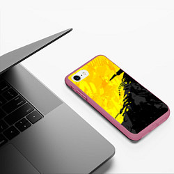 Чехол iPhone 7/8 матовый Black and yellow, цвет: 3D-малиновый — фото 2