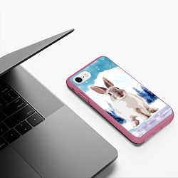 Чехол iPhone 7/8 матовый Кролик в зимнем лесу, цвет: 3D-малиновый — фото 2