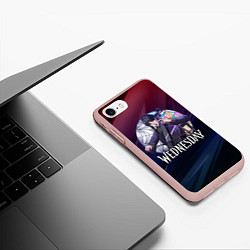 Чехол iPhone 7/8 матовый Уэнсдэй играет на виолончели рисунок, цвет: 3D-светло-розовый — фото 2