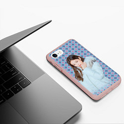 Чехол iPhone 7/8 матовый Blackpink Jennie Kim Blackpink winter style, цвет: 3D-светло-розовый — фото 2