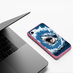 Чехол iPhone 7/8 матовый Морда акулы в воде, цвет: 3D-малиновый — фото 2