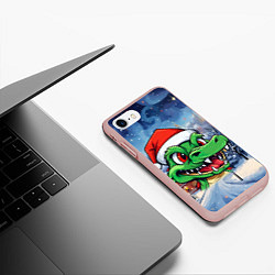 Чехол iPhone 7/8 матовый Милый зеленый дракончик 2024, цвет: 3D-светло-розовый — фото 2