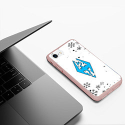 Чехол iPhone 7/8 матовый Skyrim logo winter, цвет: 3D-светло-розовый — фото 2