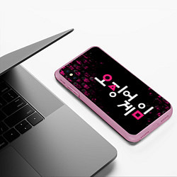 Чехол iPhone XS Max матовый SQUID GAME ПАТТЕРН СТРАЖЕЙ, цвет: 3D-розовый — фото 2