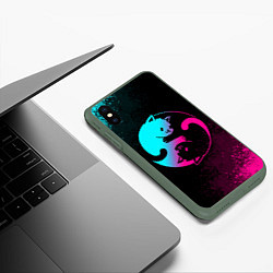 Чехол iPhone XS Max матовый ИНЬ ЯНЬ НЕОНОВЫЕ КОТИКИ, цвет: 3D-темно-зеленый — фото 2