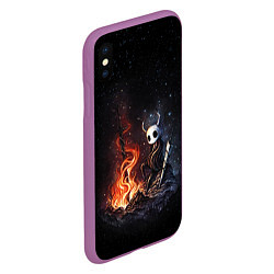 Чехол iPhone XS Max матовый HOLLOW KNIGHT У КОСТРА, цвет: 3D-фиолетовый — фото 2
