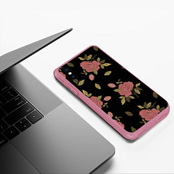 Чехол iPhone XS Max матовый Розовые розы на темном фоне, цвет: 3D-малиновый — фото 2