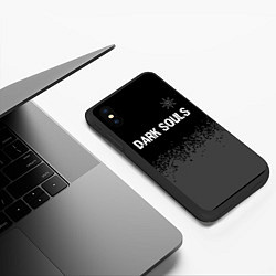 Чехол iPhone XS Max матовый Dark Souls glitch на темном фоне: символ сверху, цвет: 3D-черный — фото 2