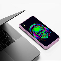 Чехол iPhone XS Max матовый Череп в наушниках ярко кислотный, цвет: 3D-сиреневый — фото 2