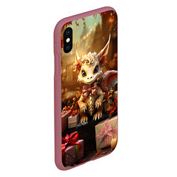 Чехол iPhone XS Max матовый Белый новогодний дракон с подарками, цвет: 3D-малиновый — фото 2