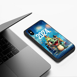 Чехол iPhone XS Max матовый Маленький счастливый дракон и салюты, цвет: 3D-черный — фото 2