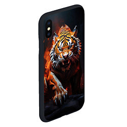Чехол iPhone XS Max матовый Злой тигр в огне рычит и нападает, цвет: 3D-черный — фото 2