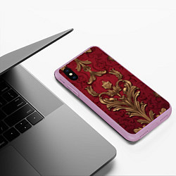 Чехол iPhone XS Max матовый Объемный золотой узор лепнины на красном текстурно, цвет: 3D-сиреневый — фото 2