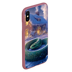 Чехол iPhone XS Max матовый Большая змея на фоне новогоднего дома, цвет: 3D-малиновый — фото 2