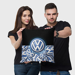Подушка квадратная Volkswagen Большое лого паттерн, цвет: 3D-принт — фото 2