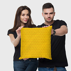 Подушка квадратная Геометрия - желтые треугольники, цвет: 3D-принт — фото 2