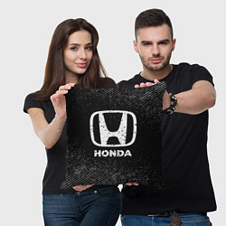 Подушка квадратная Honda с потертостями на темном фоне, цвет: 3D-принт — фото 2