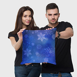 Подушка квадратная Декоративные снежинки на фиолетовом, цвет: 3D-принт — фото 2