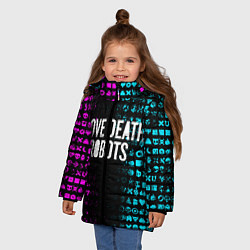 Куртка зимняя для девочки ЛЮБОВЬ СМЕРТЬ И РОБОТЫ, цвет: 3D-черный — фото 2