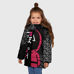 Куртка зимняя для девочки ИГРА В КАЛЬМАРА ТРЕУГОЛЬНИК SQUID GAME, цвет: 3D-черный — фото 2