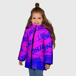 Куртка зимняя для девочки Lineage glitch text effect: паттерн, цвет: 3D-черный — фото 2