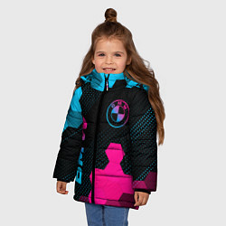 Куртка зимняя для девочки BMW - neon gradient: символ и надпись вертикально, цвет: 3D-черный — фото 2