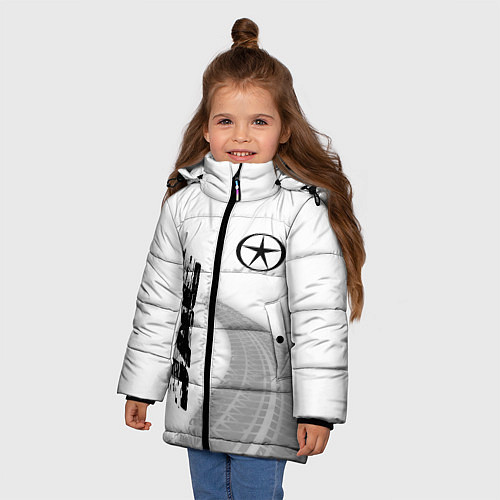 Зимняя куртка для девочки JAC speed на светлом фоне со следами шин: надпись, / 3D-Черный – фото 3