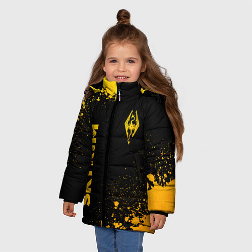Зимняя куртка для девочки Skyrim - gold gradient: надпись, символ / 3D-Черный – фото 3