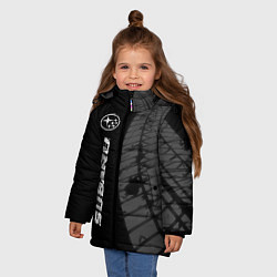Куртка зимняя для девочки Subaru speed на темном фоне со следами шин: по-вер, цвет: 3D-черный — фото 2