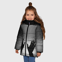 Куртка зимняя для девочки Руки зомби в ночном тумане, цвет: 3D-черный — фото 2