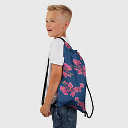 Рюкзак-мешок Веточки айвы с розовыми цветами на синем фоне, цвет: 3D-принт — фото 2