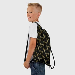 Рюкзак-мешок Золотой овен на черном фоне Паттерн, цвет: 3D-принт — фото 2