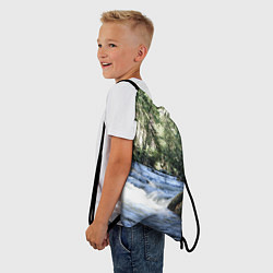 Рюкзак-мешок Течёт река в лесу, цвет: 3D-принт — фото 2