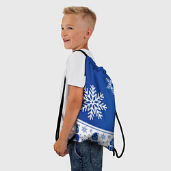 Рюкзак-мешок Снеговики в снежинках синие, цвет: 3D-принт — фото 2