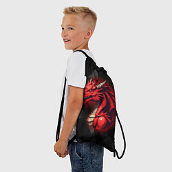Рюкзак-мешок Красный дракон на полигональном черном фоне, цвет: 3D-принт — фото 2