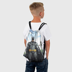 Рюкзак-мешок Бэтмен стоит на улице, цвет: 3D-принт — фото 2