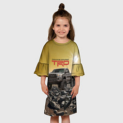 Платье клеш для девочки Toyota Racing Development Desert Тойота в каменист, цвет: 3D-принт — фото 2