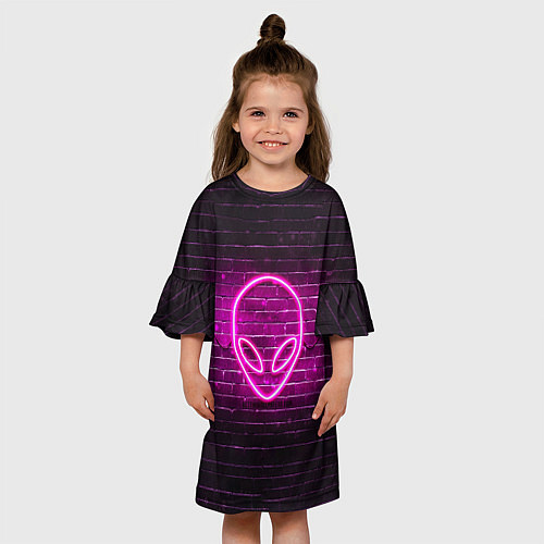 Детское платье Неоновый пришелец на фоне кирпичной стены / 3D-принт – фото 3