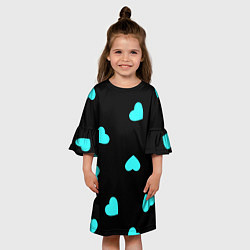 Платье клеш для девочки С голубыми сердечками на черном, цвет: 3D-принт — фото 2