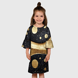 Платье клеш для девочки Золотая объемная абстракция - текстура, цвет: 3D-принт — фото 2