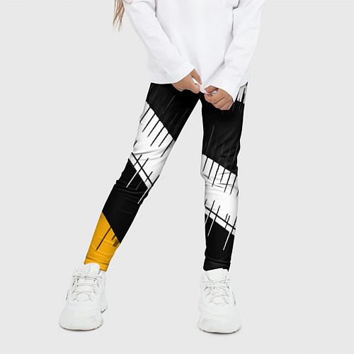 Детские легинсы Диагональные чёрно-белые полосы на жёлтом фоне / 3D-принт – фото 3