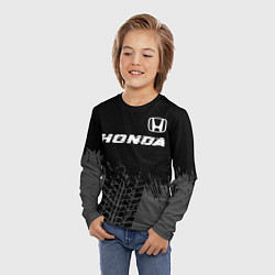 Лонгслив детский Honda speed на темном фоне со следами шин посереди, цвет: 3D-принт — фото 2