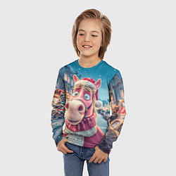 Лонгслив детский Лошадь на фоне новогодней улицы, цвет: 3D-принт — фото 2