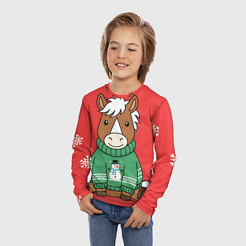 Детский лонгслив Новогодняя лошадка в зеленом свитере / 3D-принт – фото 3