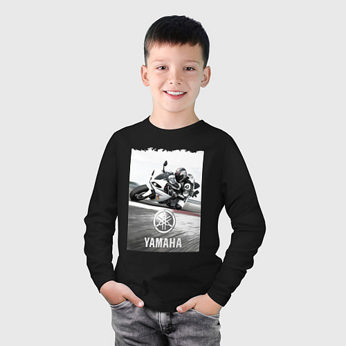 Детский лонгслив YAMAHA на вираже / Черный – фото 3