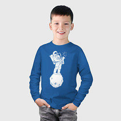 Лонгслив хлопковый детский Саксофон, звучащий в космосе, цвет: синий — фото 2