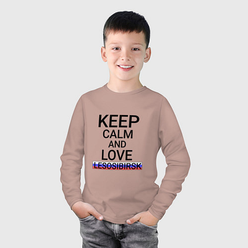 Детский лонгслив Keep calm Lesosibirsk Лесосибирск / Пыльно-розовый – фото 3